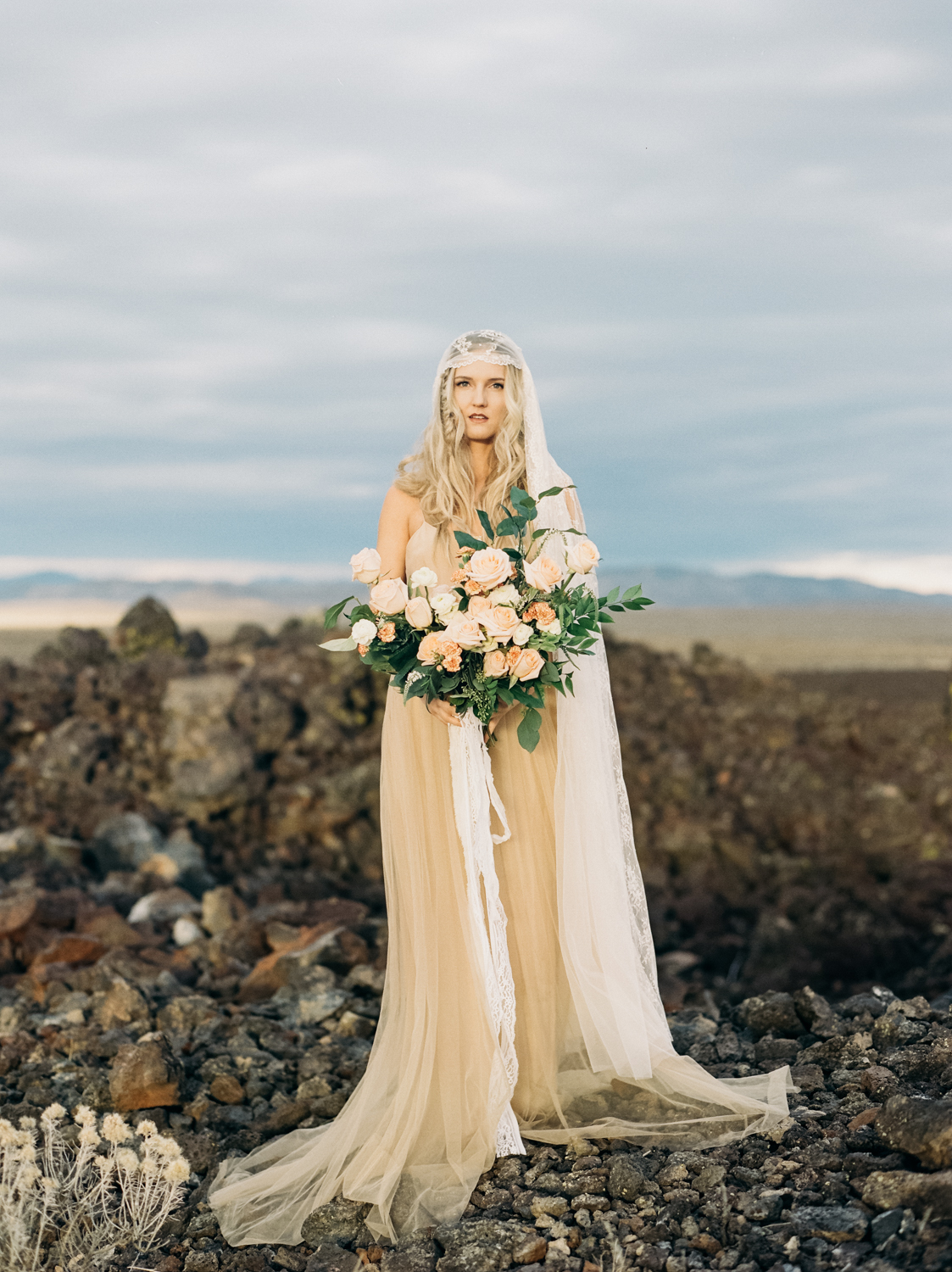 rust and thistle wedding floral boise